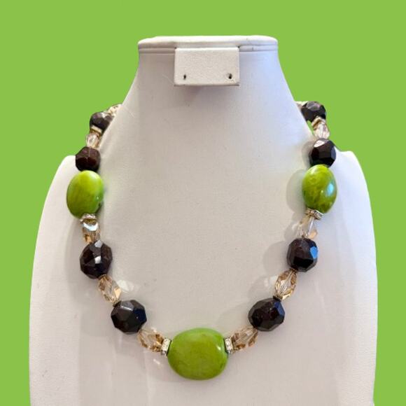 Chunky Green Stone & Faceted Beaded Statement Necklace - Picture 3 of 10